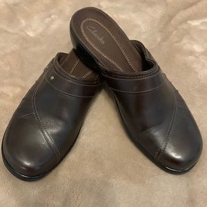 Clarks clog shoe